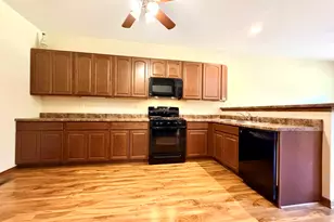 1354 Ridge Dr, Sycamore, IL 60178 - Photo 9