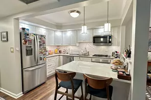 110 W Butterfield Rd, Elmhurst, IL 60126 - Photo 5