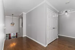7510 Clarewood Ln, Gurnee, IL 60031 - Photo 17