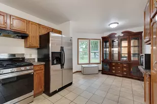 1935 Springhaven Ct, Montgomery, IL 60538 - Photo 9