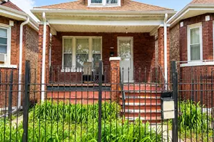 5648 S Sawyer Ave, Chicago, IL 60629 - Photo 1