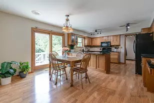 913 Cherokee Ct, Lake Villa, IL 60046 - Photo 11