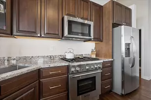 1601 W School St, Chicago, IL 60657 - Photo 7