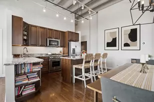 1601 W School St, Chicago, IL 60657 - Photo 9