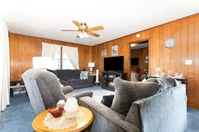 357 E Florence Street, Oglesby, IL 61348 - Photo 5