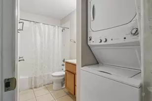 74 Commonwealth Ct, Vernon Hills, IL 60061 - Photo 9