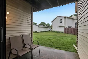 74 Commonwealth Ct, Vernon Hills, IL 60061 - Photo 11