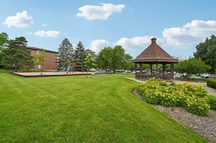 74 Commonwealth Ct, Vernon Hills, IL 60061 - Photo 15