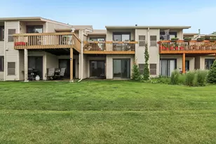 74 Commonwealth Ct, Vernon Hills, IL 60061 - Photo 13