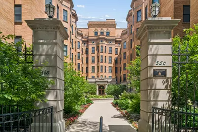 550 W Surf Street #609, Chicago, IL 60657 - Photo 1