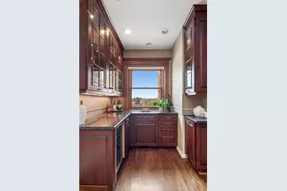 550 W Surf Street #609, Chicago, IL 60657 - Photo 9