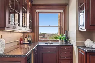 550 W Surf St, Chicago, IL 60657 - Photo 9