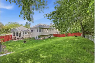 4310 Forest Glen Drive, Hoffman Estates, IL 60192 - Photo 27