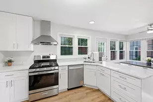 4310 Forest Glen Dr, Hoffman Estates, IL 60192 - Photo 7