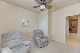 2886 Edgewater Dr, Elgin, IL 60124 - Photo 25