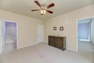 2886 Edgewater Dr, Elgin, IL 60124 - Photo 19