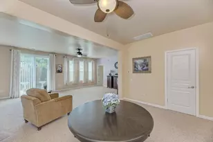 2886 Edgewater Dr, Elgin, IL 60124 - Photo 13