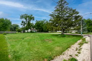 25063 W 3rd St, Antioch, IL 60002 - Photo 1