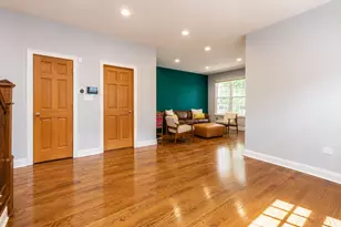7042 W Berwyn Ave, Chicago, IL 60656 - Photo 17
