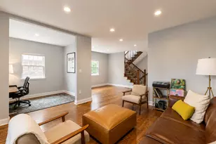 7042 W Berwyn Ave, Chicago, IL 60656 - Photo 11