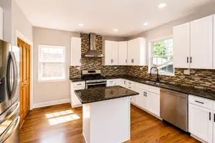 7042 W Berwyn Ave, Chicago, IL 60656 - Photo 23