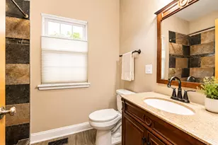 7042 W Berwyn Ave, Chicago, IL 60656 - Photo 31