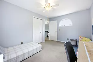 2440 Bridgewater Dr, Woodstock, IL 60098 - Photo 15