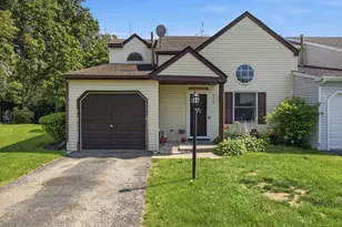 2440 Bridgewater Dr, Woodstock, IL 60098 - Photo 21