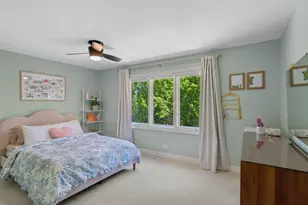 318 E Sunnyside Ave, Libertyville, IL 60048 - Photo 17