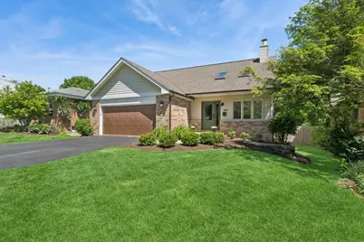 318 E Sunnyside Avenue, Libertyville, IL 60048 - Photo 1