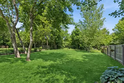 318 E Sunnyside Avenue, Libertyville, IL 60048 - Photo 25