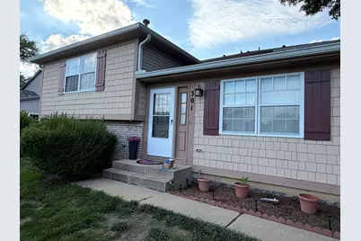 301 Cherrywood Court #301, Vernon Hills, IL 60061 - Photo 1