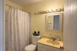 301 Cherrywood Ct, Vernon Hills, IL 60061 - Photo 9