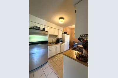 301 Cherrywood Court #301, Vernon Hills, IL 60061 - Photo 5
