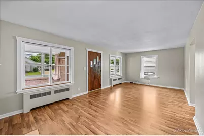 746 Parkway Avenue, Elgin, IL 60120 - Photo 9