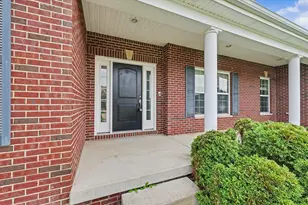 601 Silver Lake Ct, Savoy, IL 61874 - Photo 5
