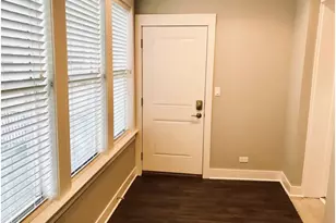 2252 W Waveland Ave, Chicago, IL 60618 - Photo 15