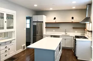 2252 W Waveland Ave, Chicago, IL 60618 - Photo 13