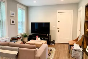 2252 W Waveland Ave, Chicago, IL 60618 - Photo 7