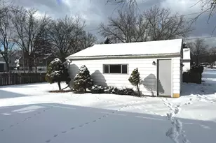 335 E Mulberry Dr, Glenwood, IL 60425 - Photo 15