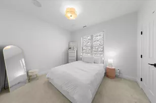 1340 W Melrose St, Chicago, IL 60657 - Photo 17