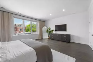 1340 W Melrose St, Chicago, IL 60657 - Photo 11