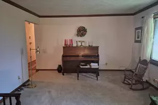 627 Shadycrest Dr, Kewanee, IL 61443 - Photo 5