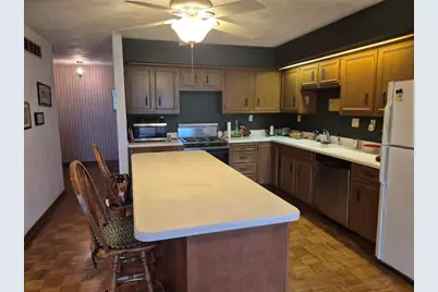 627 Shadycrest Drive, Kewanee, IL 61443 - Photo 3