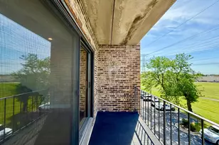 625 W Huntington Commons Rd, Mount Prospect, IL 60056 - Photo 27