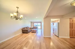 625 W Huntington Commons Rd, Mount Prospect, IL 60056 - Photo 7