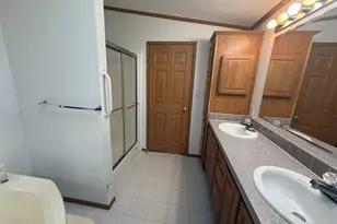 221 Begonia Dr, Matteson, IL 60443 - Photo 11
