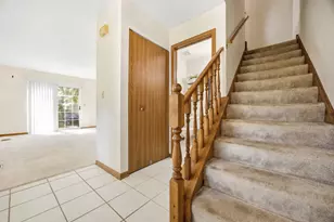 615 Silver Creek Rd, Woodstock, IL 60098 - Photo 5