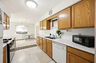 615 Silver Creek Rd, Woodstock, IL 60098 - Photo 15