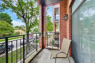2551 W Arthur Ave, Chicago, IL 60645 - Photo 33